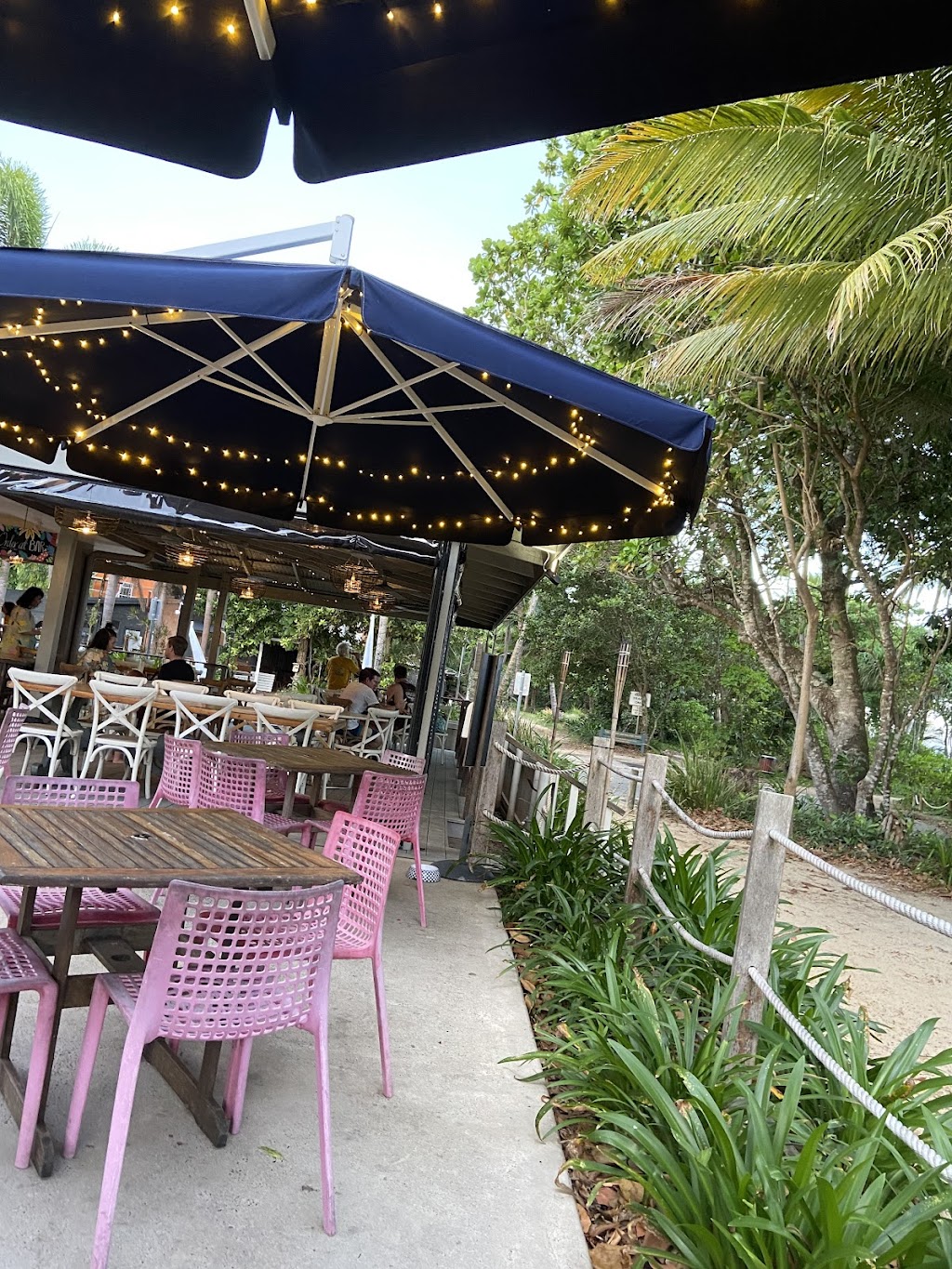 Mission Fish Bar | restaurant | 42 Donkin Ln, Mission Beach QLD 4852, Australia | 0447885670 OR +61 447 885 670