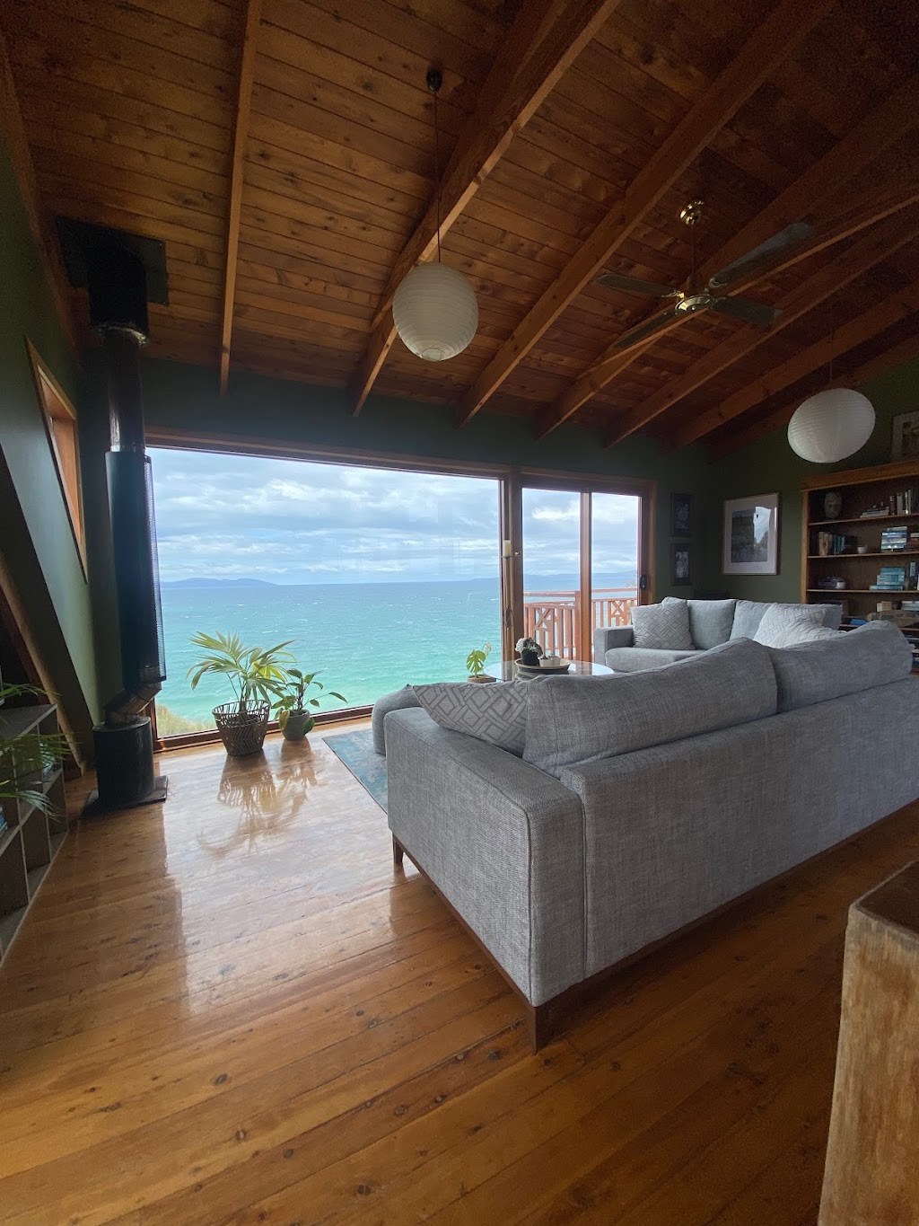 Bluff Beach House Park Beach | 15 Poina St, Dodges Ferry TAS 7173, Australia | Phone: 0428 115 220