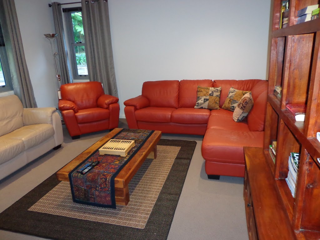 BirdSong Cottage, Coffs Harbour | 111 Korora Basin Rd, Coffs Harbour NSW 2450, Australia | Phone: 0412 445 444