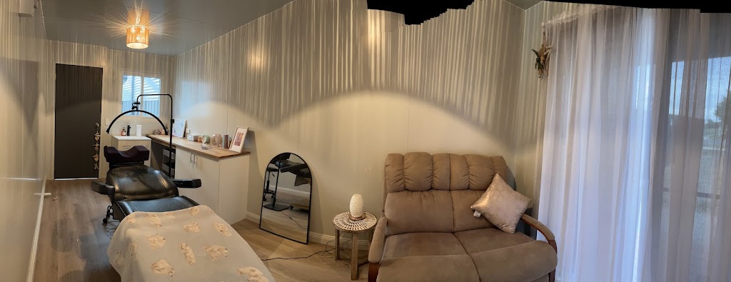 The Lash Hutt | 37 Tulloch St, Dalyston VIC 3992, Australia | Phone: 0498 622 040