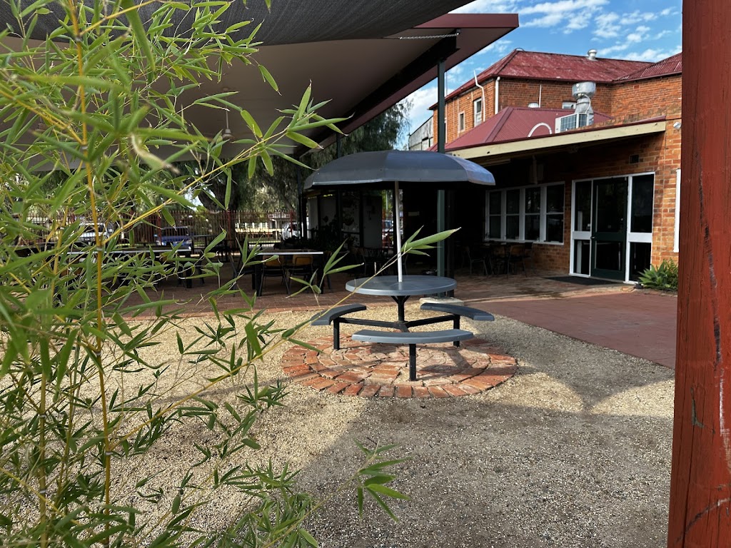 Bridge Hotel Nathalia | 2 Blake St, Nathalia VIC 3638, Australia | Phone: (03) 7067 9166