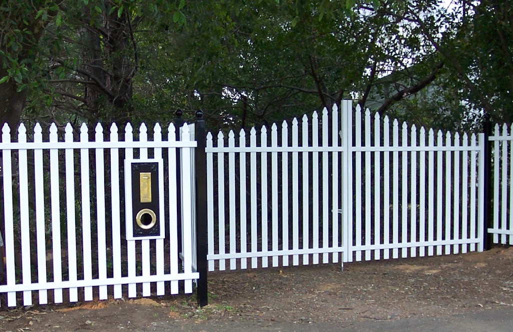 Dunn & Farrugia Fencing And Gates | 34 Mitchell Rd, Cardiff NSW 2285, Australia | Phone: (02) 4956 9460
