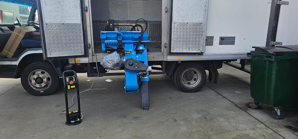 AusVast Mobile Truck Tyre Repair | 1407 Dohertys Rd, Mount Cottrell VIC 3024, Australia | Phone: 0412 670 856