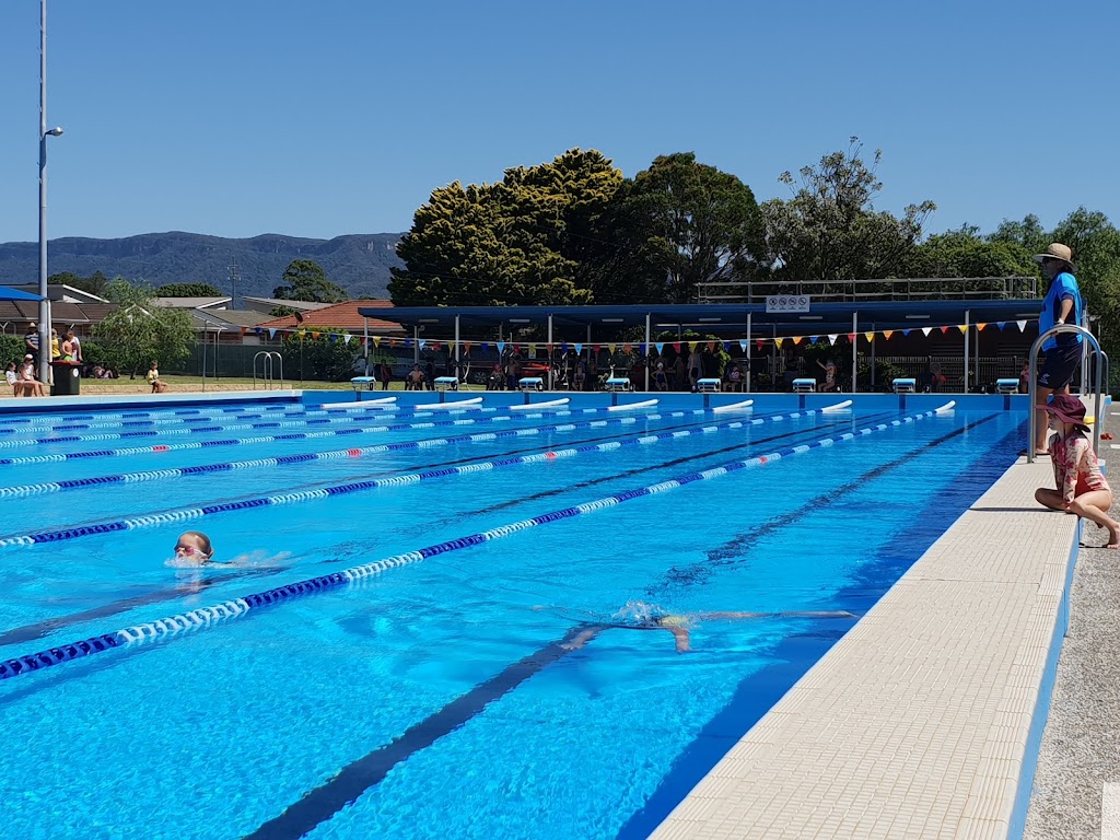 Albion Park Swimming Pool | 8-10 Russell St, Albion Park NSW 2527, Australia | Phone: (02) 4256 3744