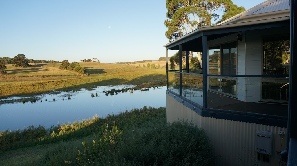 Curdievale River Front Lodge | lodging | 1684 Timboon-Curdievale Rd, Curdievale VIC 3268, Australia | 0355665054 OR +61 3 5566 5054