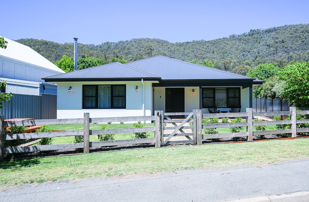 Manning Retreat | 4 Manning Pl, Bright VIC 3741, Australia | Phone: (03) 5759 2555