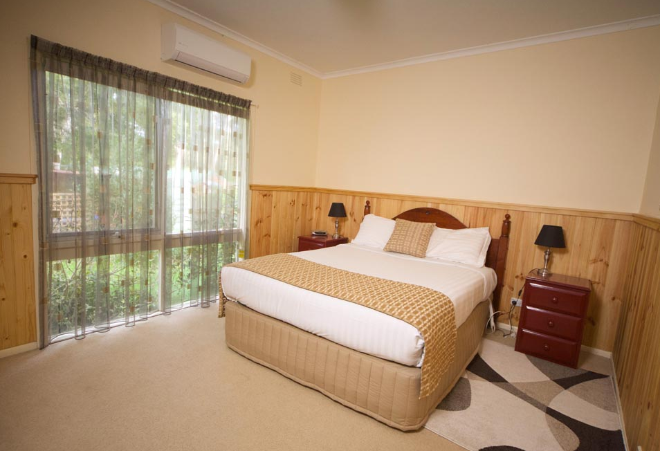 Sanctuary House Resort Motel | restaurant | 326 Badger Creek Rd, Badger Creek VIC 3777, Australia | 0359625148 OR +61 3 5962 5148