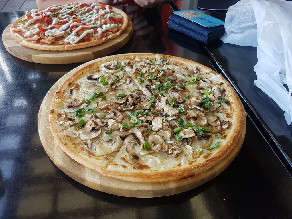 Crust Gourmet Pizza Bar | meal delivery | Level 1, Macarthur Square Shopping Centre Corner Gilchrist Drive and, Kellicar Rd, Campbelltown NSW 2560, Australia | 0246250400 OR +61 2 4625 0400