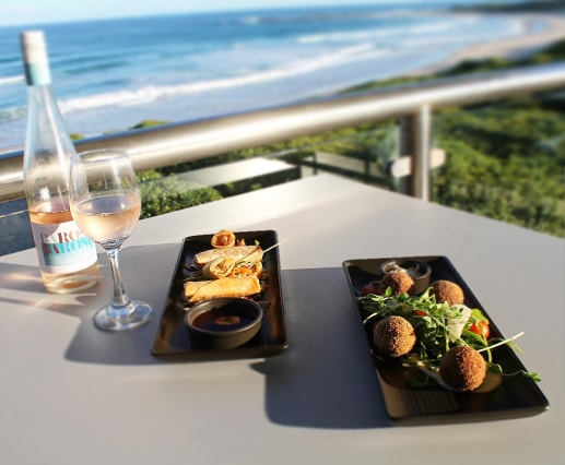 Dunes by Dish | restaurant | 101 Soldiers Point Dr, Norah Head NSW 2263, Australia | 0243967502 OR +61 2 4396 7502