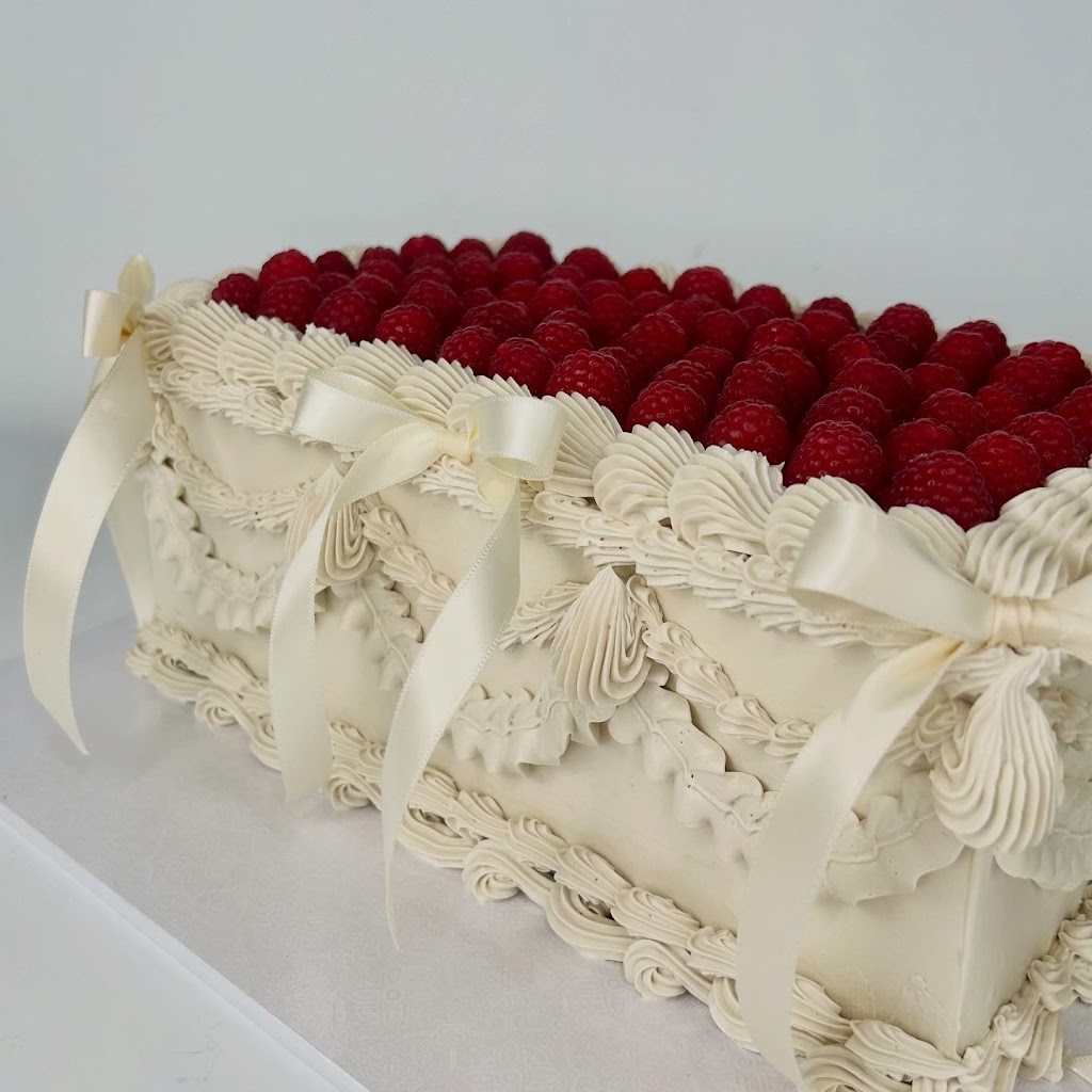 Cake Me Gourmet | 5 Idalia St, Pimpama QLD 4209, Australia | Phone: 0422 180 620