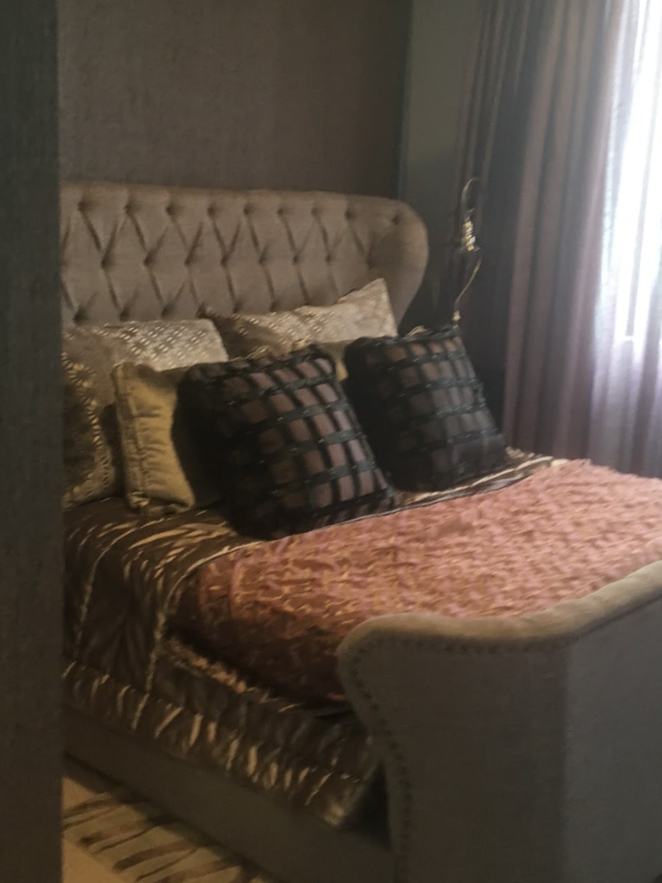 Lux Luxury Soft Furnishings / Lifestyle Living | 2B/106 Bundall Rd, Bundall QLD 4217, Australia | Phone: 0424 223 121