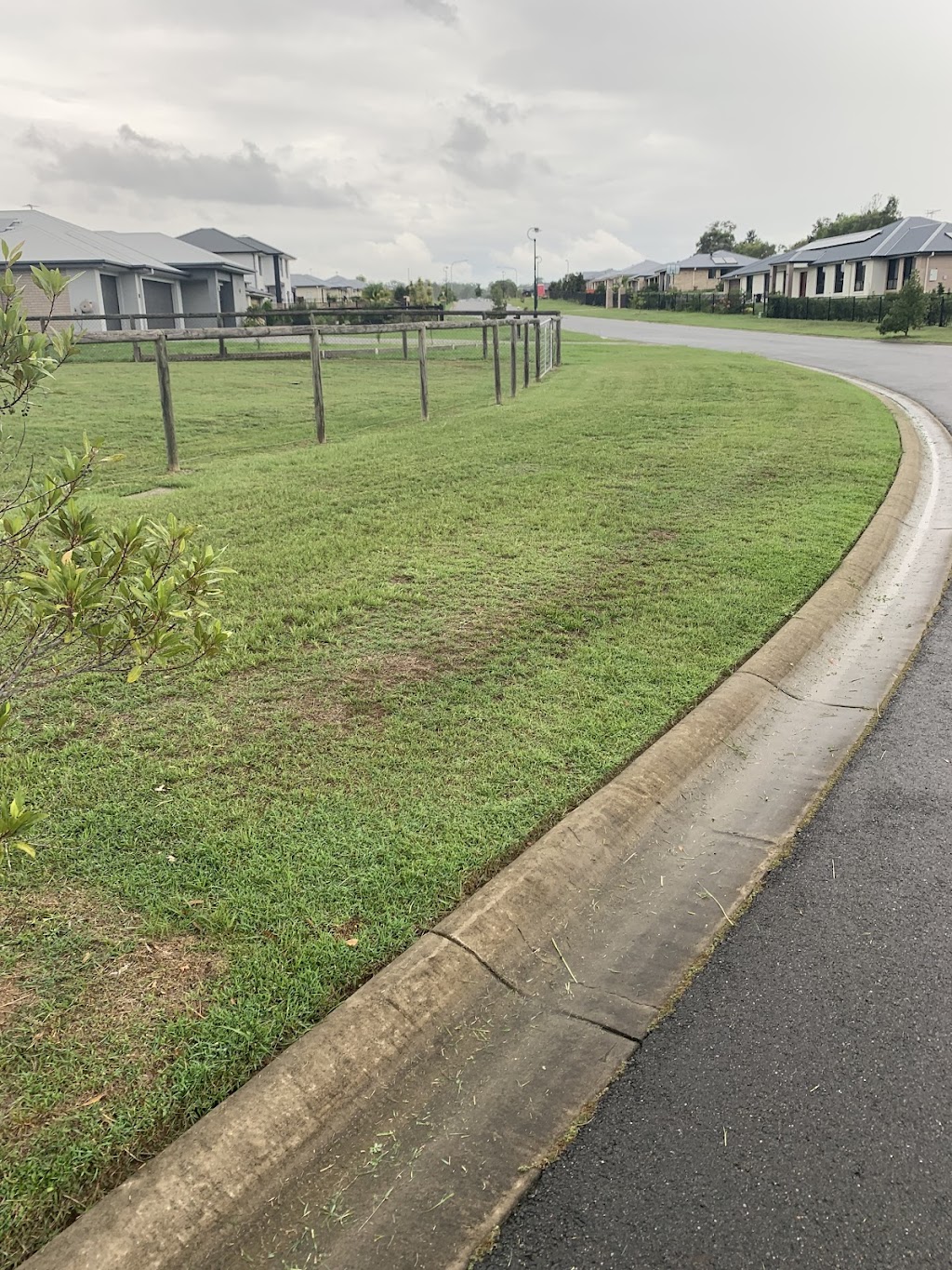 Atlas gardening and maintenance | Kooringal Rd, Munruben QLD 4125, Australia | Phone: 0434 393 407