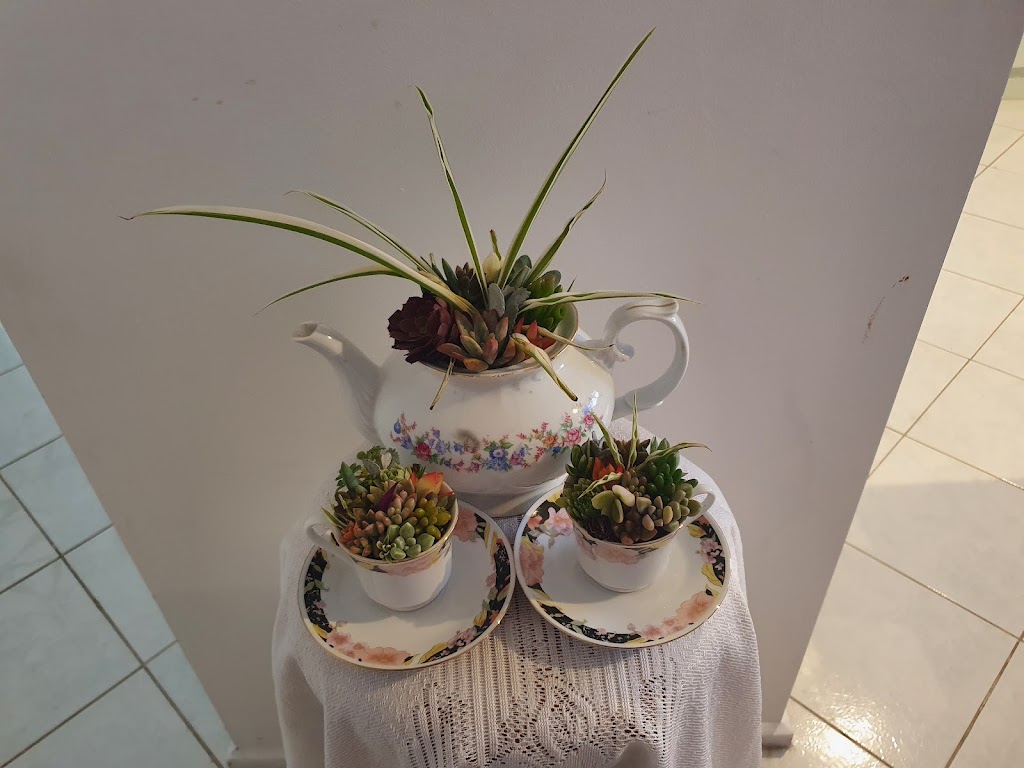 Lillys Unique Pots | 8 Conferta Ct, Cranbourne West VIC 3977, Australia | Phone: 0407 986 908