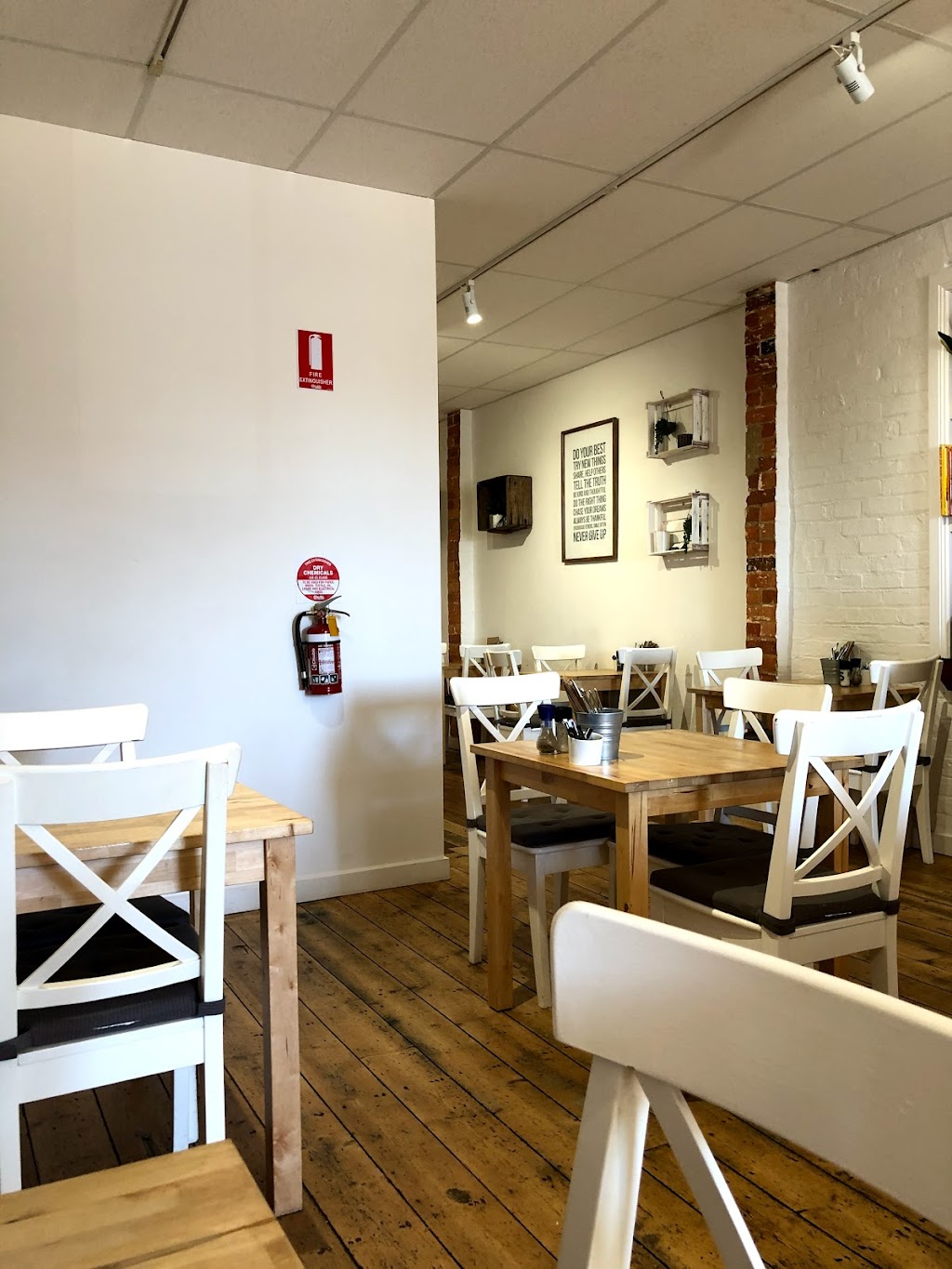 Fred & Bets Cafe | cafe | 101 Barkly St, Ararat VIC 3377, Australia | 0353521002 OR +61 3 5352 1002