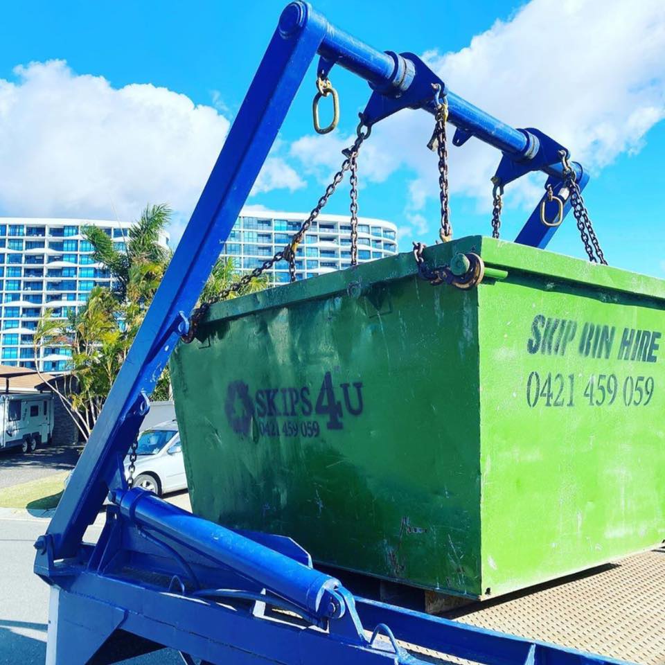 Skips 4 U | 100 Harper St, Molendinar QLD 4214, Australia | Phone: 0477 892 980