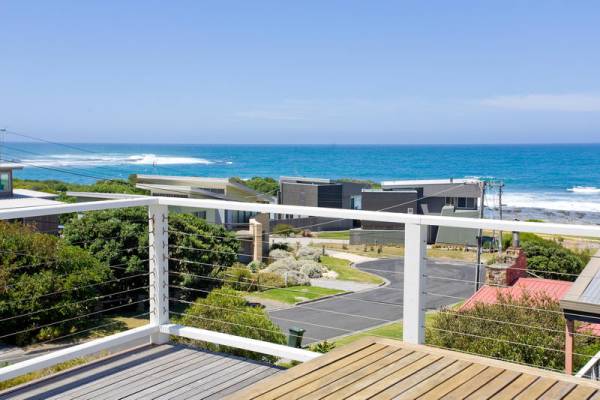 Marengo Beach House Holiday Home | lodging | 10 Harrison St, Marengo VIC 3233, Australia | 0352372600 OR +61 3 5237 2600