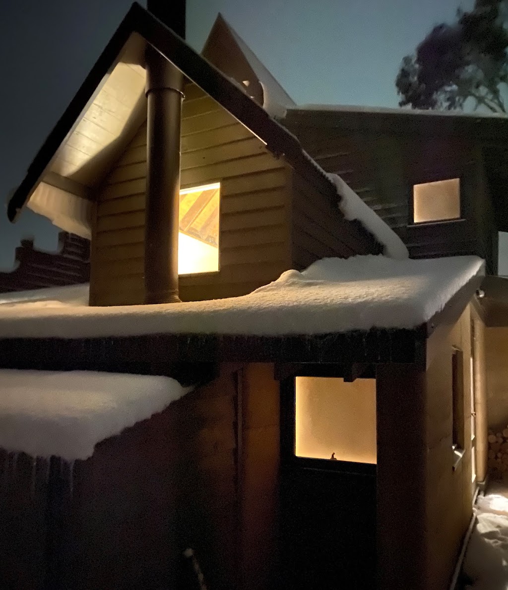 Snow Daisy | lodging | 8 Wildflower Bowl, Dinner Plain VIC 3898, Australia | 0351783088 OR +61 3 5178 3088