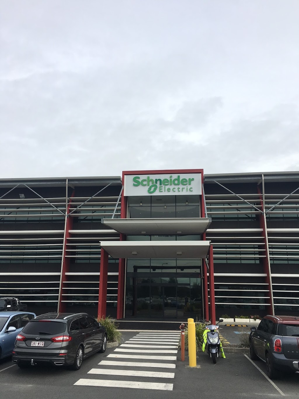 Schneider Electric | store | 80 Schneider Rd, Brisbane Airport QLD 4009, Australia | 137328 OR +61 137328