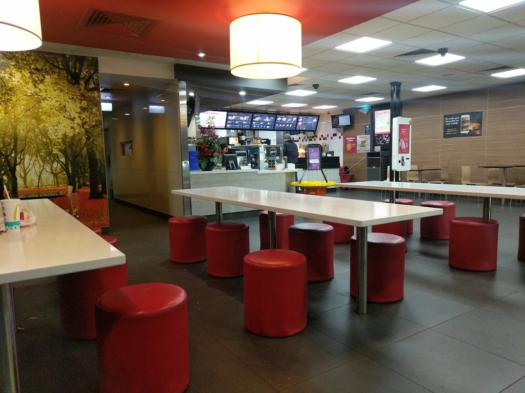 McDonalds Oakleigh | meal takeaway | Cnr Poath &, North Rd, Oakleigh VIC 3166, Australia | 0395637413 OR +61 3 9563 7413