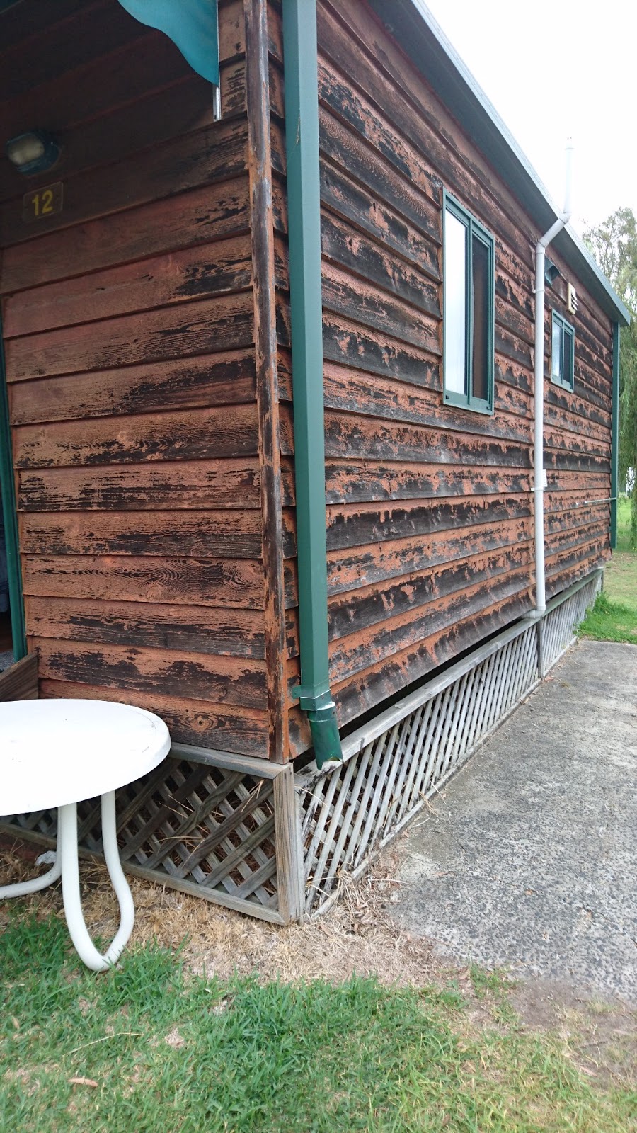 A Paradise Park Cabins | Tuggerah Parade & Pacific St, Long Jetty NSW 2261, Australia | Phone: (02) 4334 5555