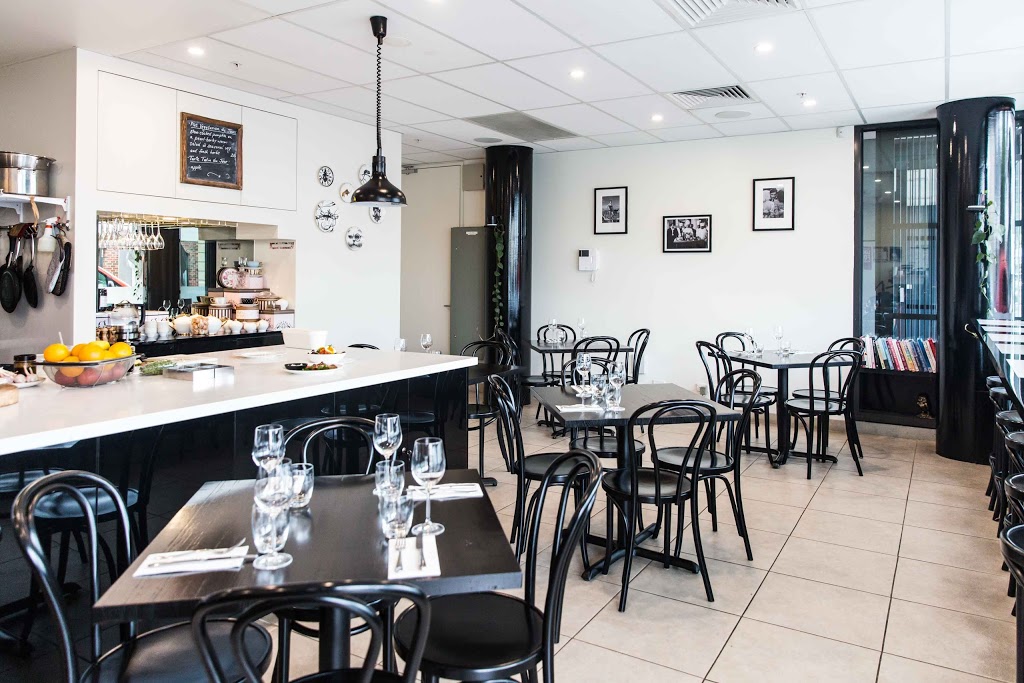 Curly Whiskers | restaurant | 124 Martin St, Brighton VIC 3186, Australia | 0395963324 OR +61 3 9596 3324