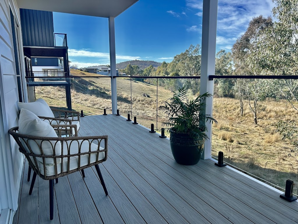 Stay Albury Wodonga - House on the Hill | 74 Clarendon Ave, Wodonga VIC 3690, Australia | Phone: 0480 856 060