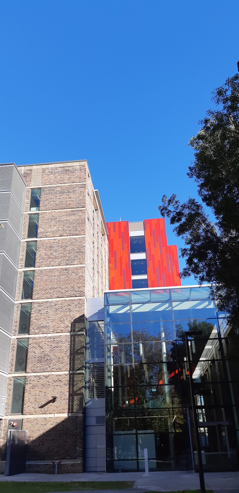 Macquarie University Art Gallery | Faculty of Arts, E11A Building, Eastern Road, Macquarie Park NSW 2109, Australia | Phone: (02) 9850 7437