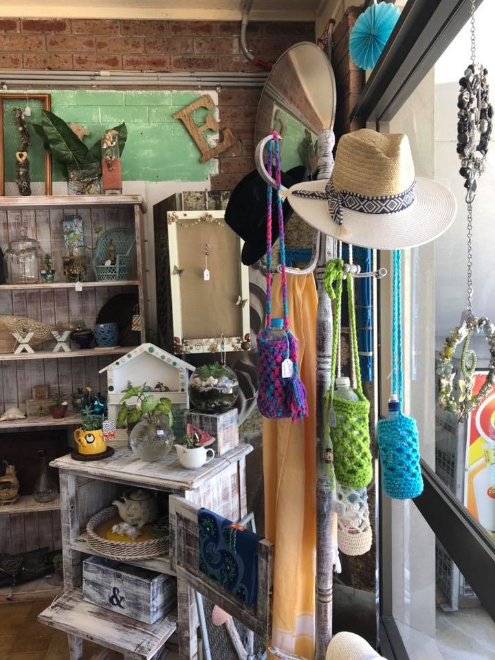 Salty Lane - Hawks Nest Sports Store | 55 Booner St, Hawks Nest NSW 2324, Australia | Phone: (02) 4997 0241