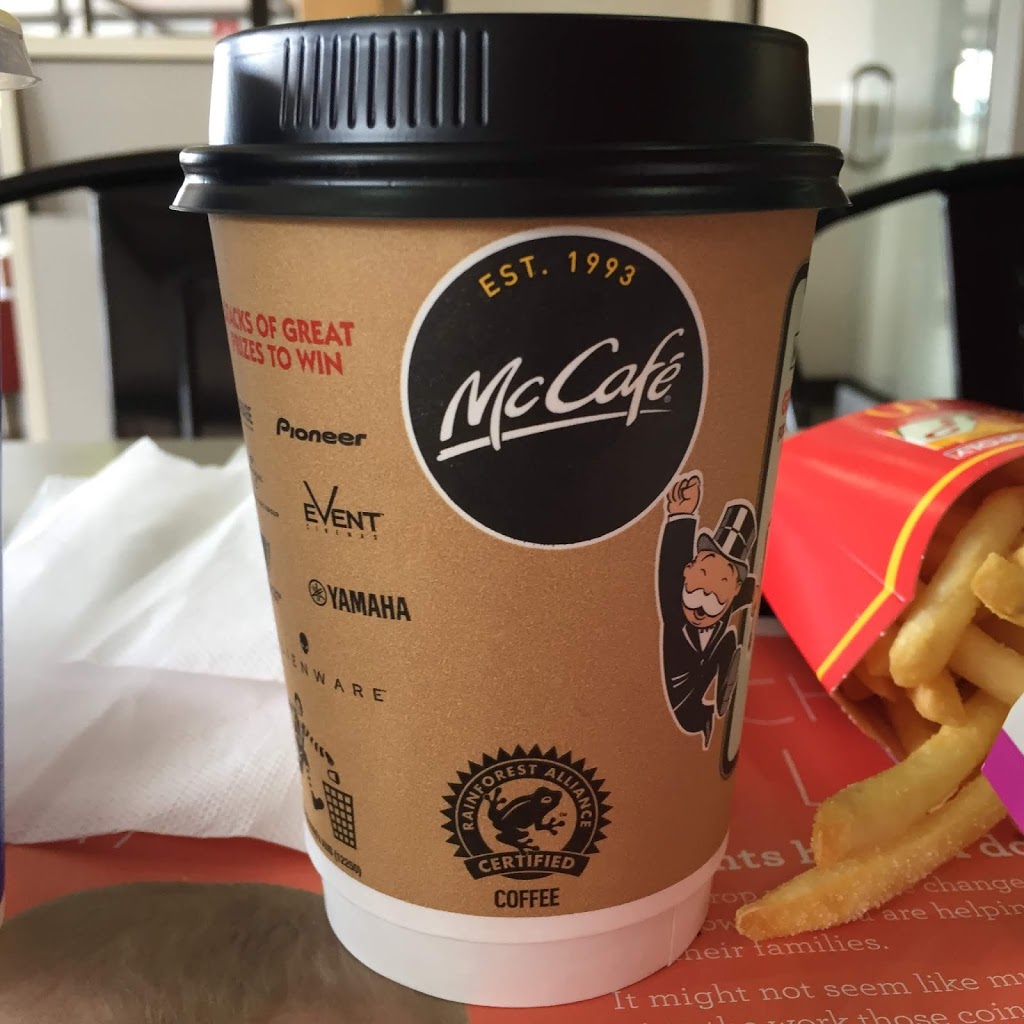 McDonalds Windsor | meal takeaway | Windsor Road, cnr Groves Ave, Windsor NSW 2756, Australia | 0245776777 OR +61 2 4577 6777