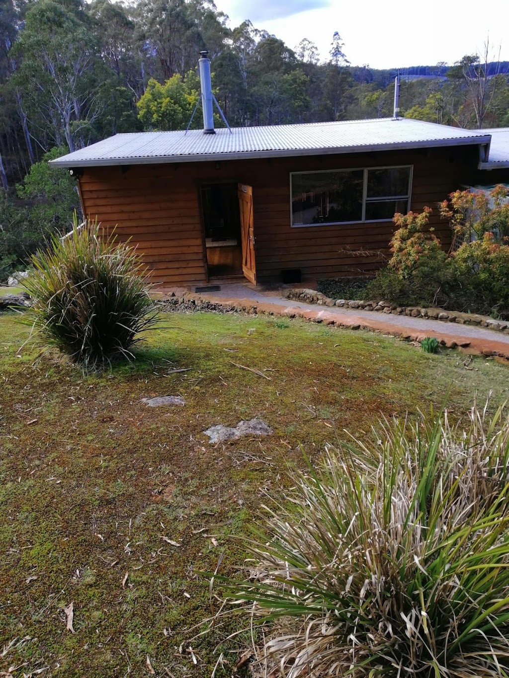 Minnow Cabins | lodging | 324 Lower Beulah Rd, Sheffield TAS 7306, Australia | 0364911903 OR +61 3 6491 1903