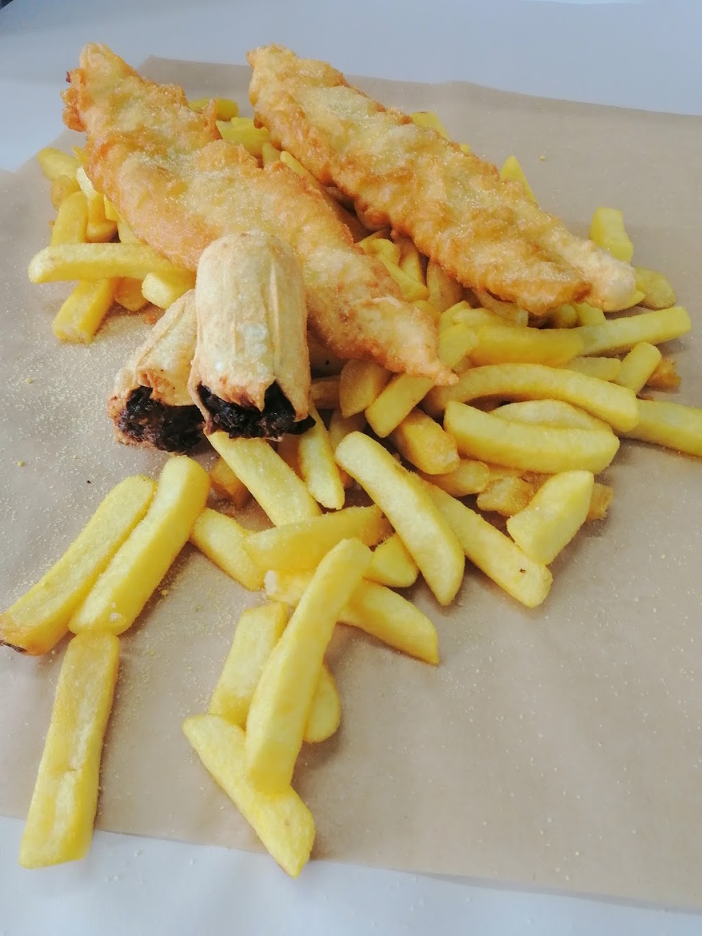 Footbridge Fish & Chips | meal takeaway | 19 Myer St, Lakes Entrance VIC 3909, Australia | 0351552253 OR +61 3 5155 2253