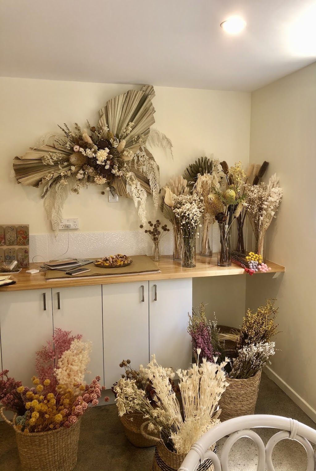 The Flower Family | florist | 69 Mooloomba Rd, Point Lookout QLD 4183, Australia | 0403306944 OR +61 403 306 944
