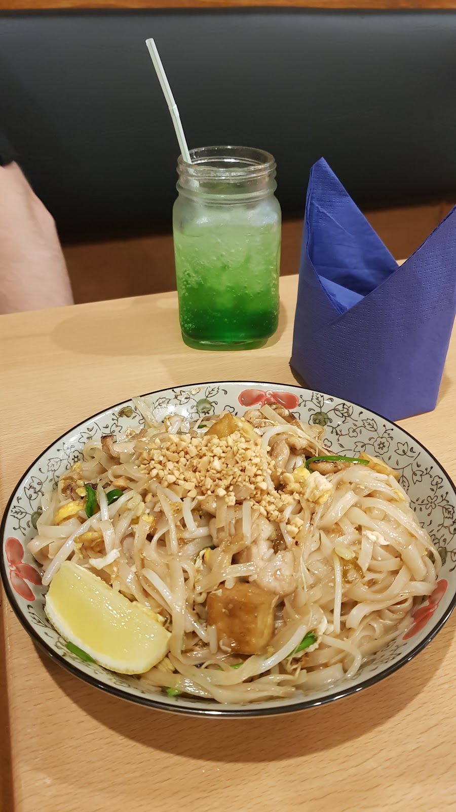 Mani Thai Restaurant | 7 York Rd, Mount Evelyn VIC 3796, Australia | Phone: (03) 9736 3080