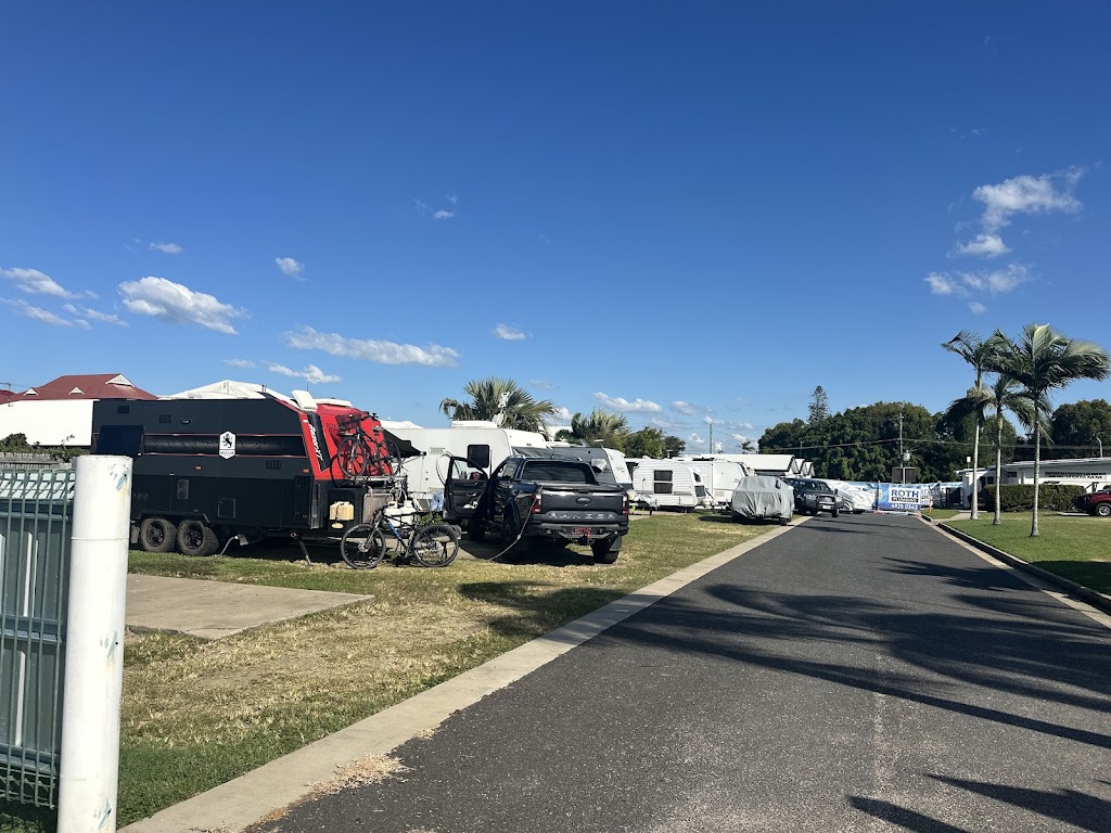 Blue Dolphin Caravan Park | 74 Whitman St, Yeppoon QLD 4703, Australia | Phone: (07) 4939 3140