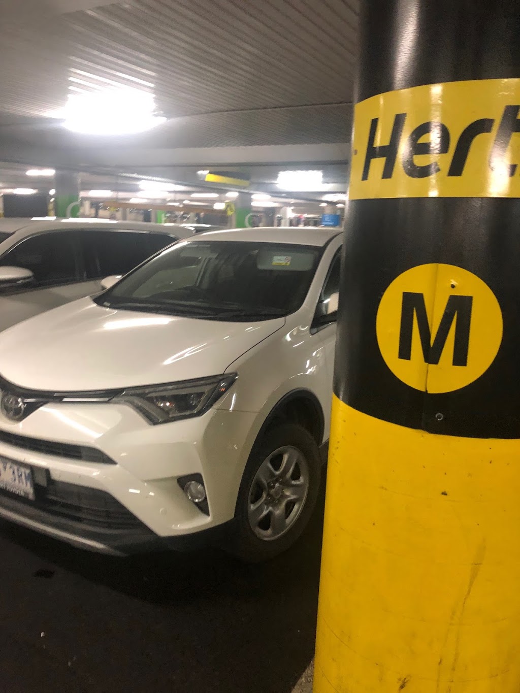 Hertz Car Rental Melbourne Airport | car rental | Arrival Dr, Tullamarine VIC 3043, Australia | 0393384044 OR +61 3 9338 4044