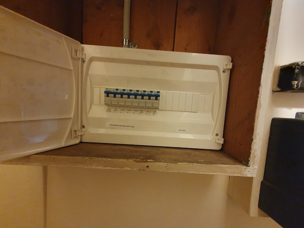 JS Electricians | 1 Elkin Ct, Wonthaggi VIC 3995, Australia | Phone: 0412 950 720