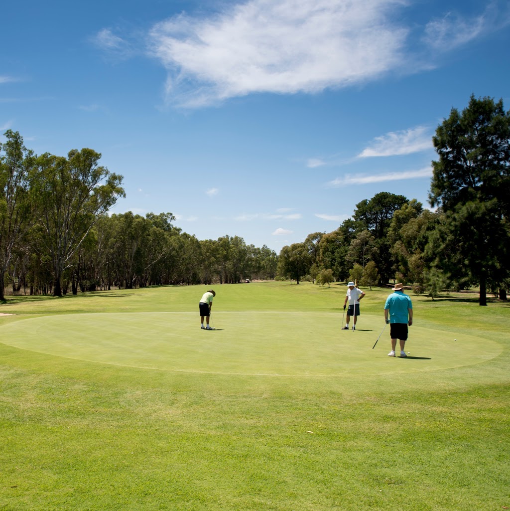 Tocumwal Golf & Bowls Club | lodging | Barooga Rd, Tocumwal NSW 2714, Australia | 0358749111 OR +61 3 5874 9111