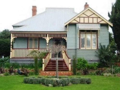 LAHINCH Accommodation | 4887 Princes Hwy, Yambuk VIC 3285, Australia | Phone: 0481 723 612