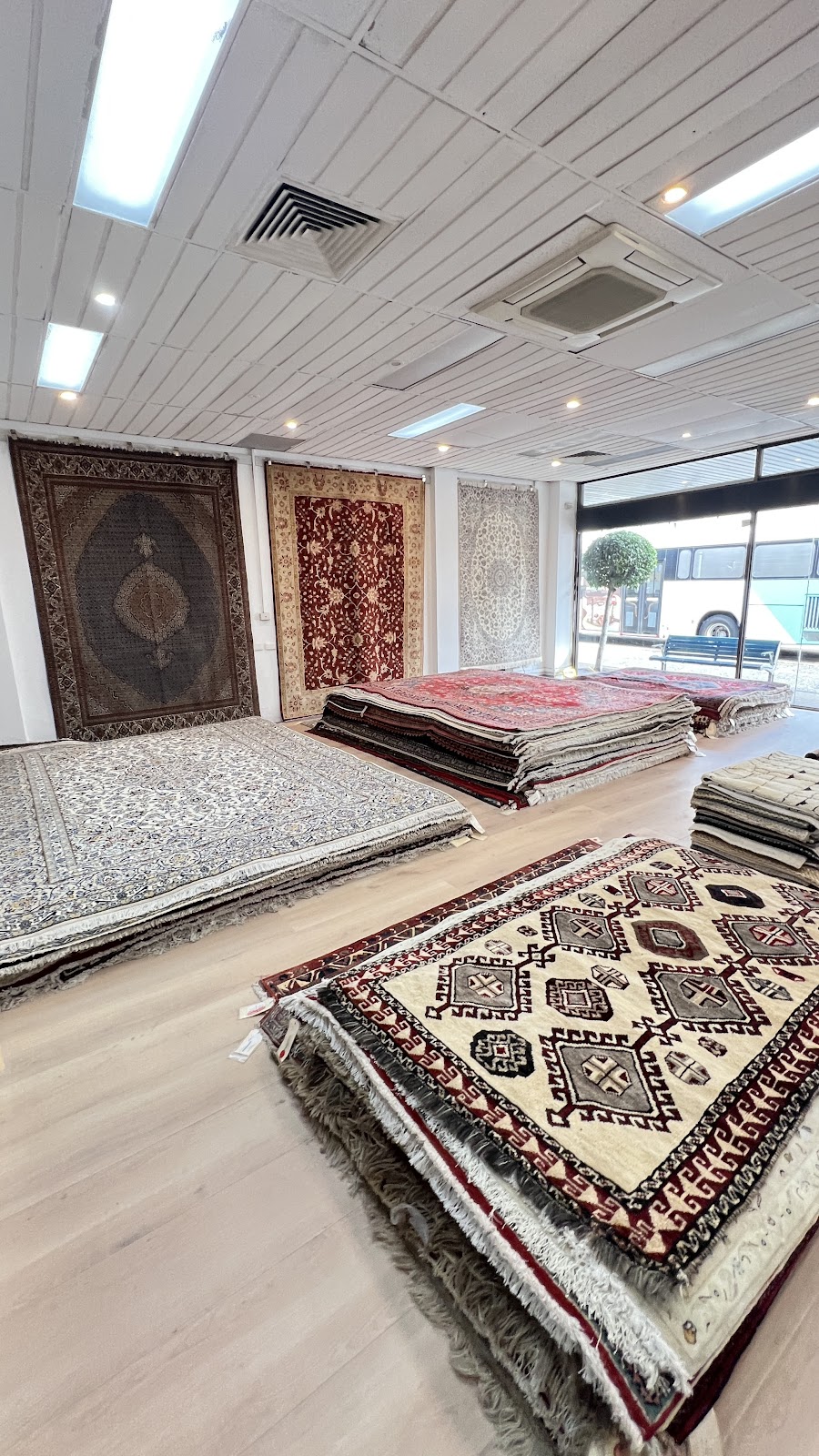 The Persian Carpet Gallery Rosedale | 37 Prince St, Rosedale VIC 3847, Australia | Phone: 1800 200 028