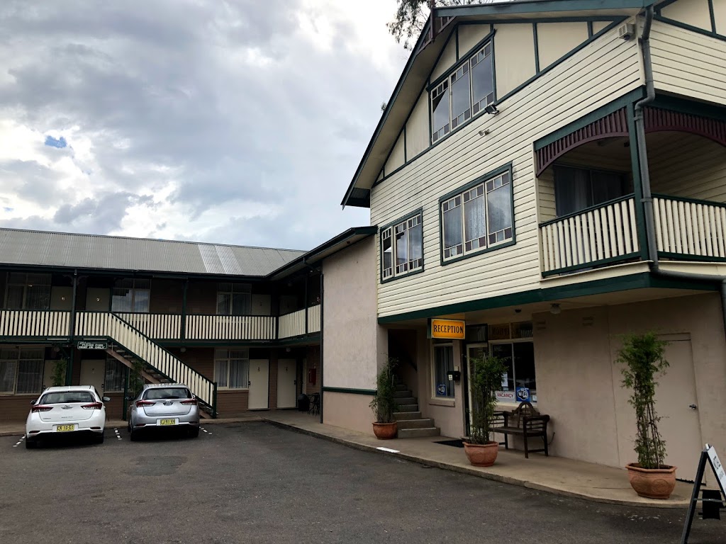 The 3 Explorers Motel | lodging | 197 Lurline St, Katoomba NSW 2780, Australia | 0247821733 OR +61 2 4782 1733