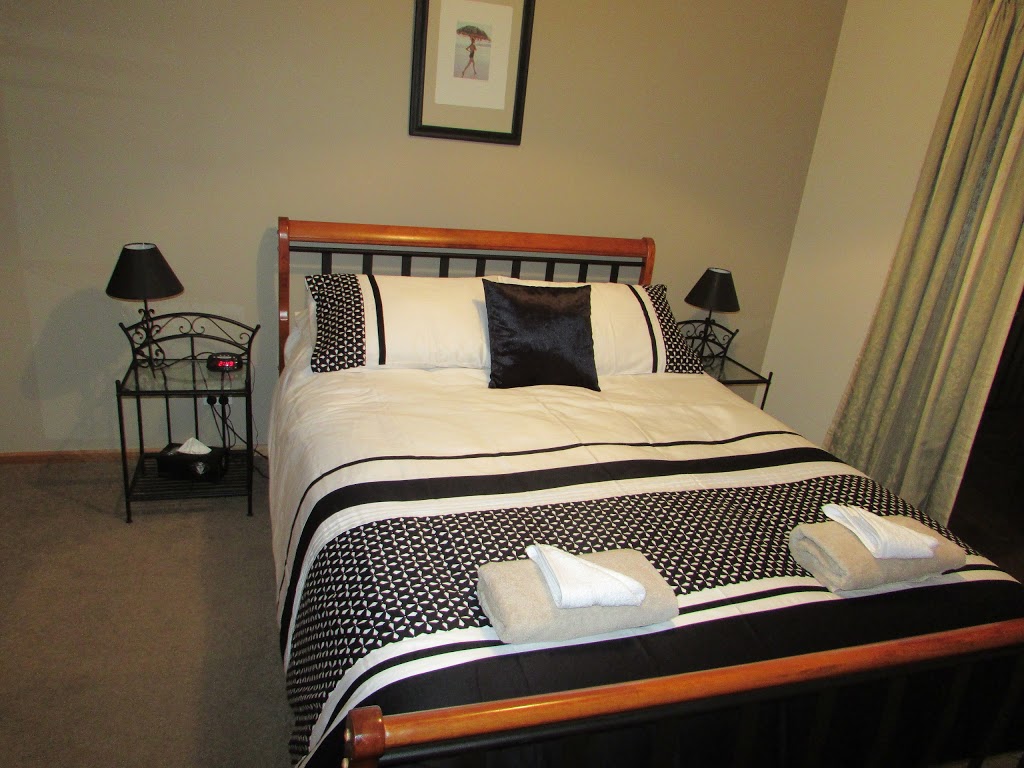Lazy Days Bed & Breakfast Cottage | real estate agency | 5 Glen Rd, Hindmarsh Valley SA 5211, Australia | 0458819245 OR +61 458 819 245