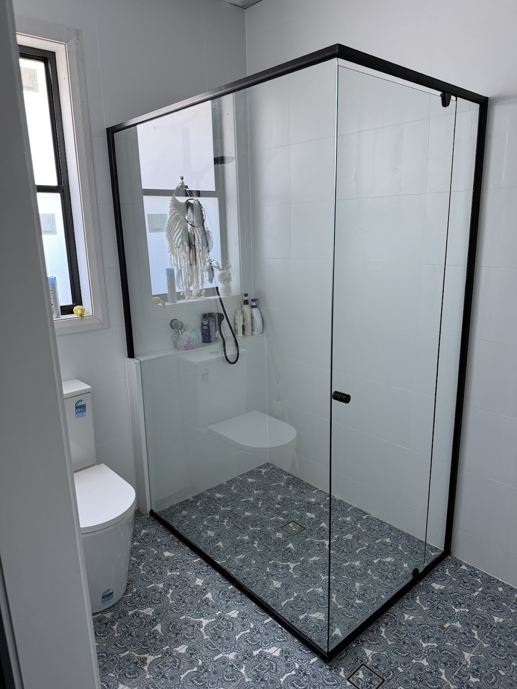Casse Glass Pty Ltd | Unit O7 5/7 Hepher Rd, Campbelltown NSW 2560, Australia | Phone: 1300 063 300