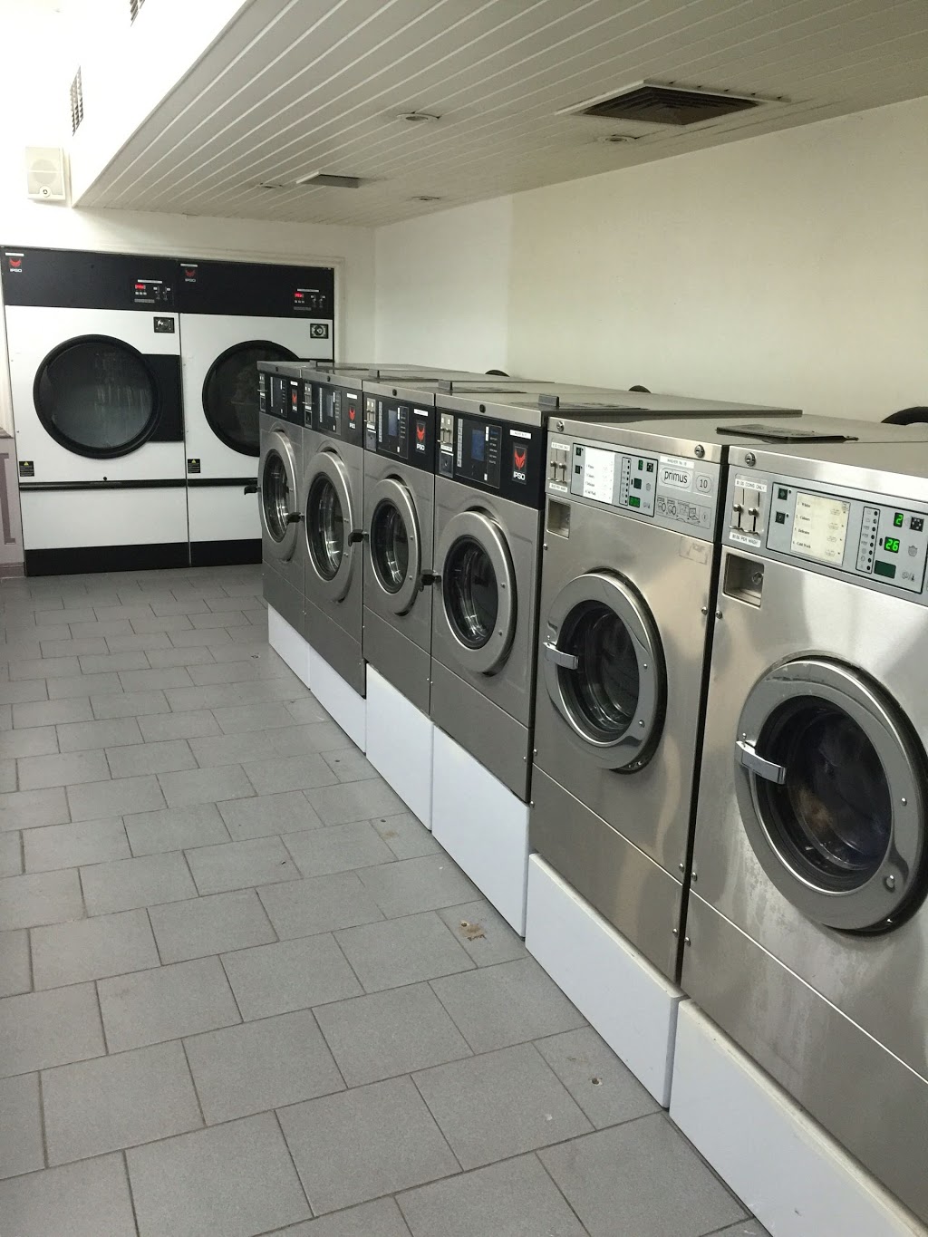 Tennyson Street Laundry | laundry | 166 Tennyson St, Elwood VIC 3184, Australia | 0395311179 OR +61 3 9531 1179
