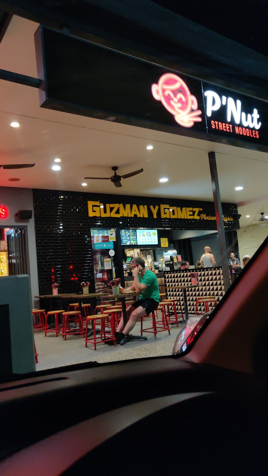 Guzman y Gomez | meal delivery | Shop 111/142 Newmarket Rd, Windsor QLD 4030, Australia | 0731881715 OR +61 7 3188 1715