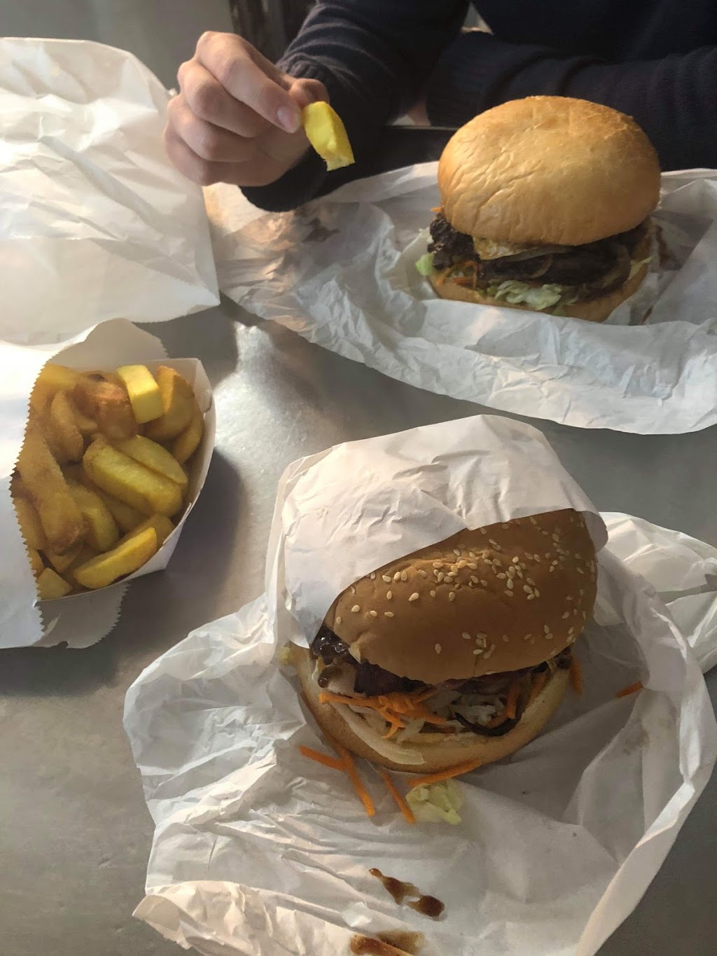 Wambie Whoppers | meal takeaway | 1/768 The Entrance Rd, Wamberal NSW 2260, Australia | 0243845212 OR +61 2 4384 5212