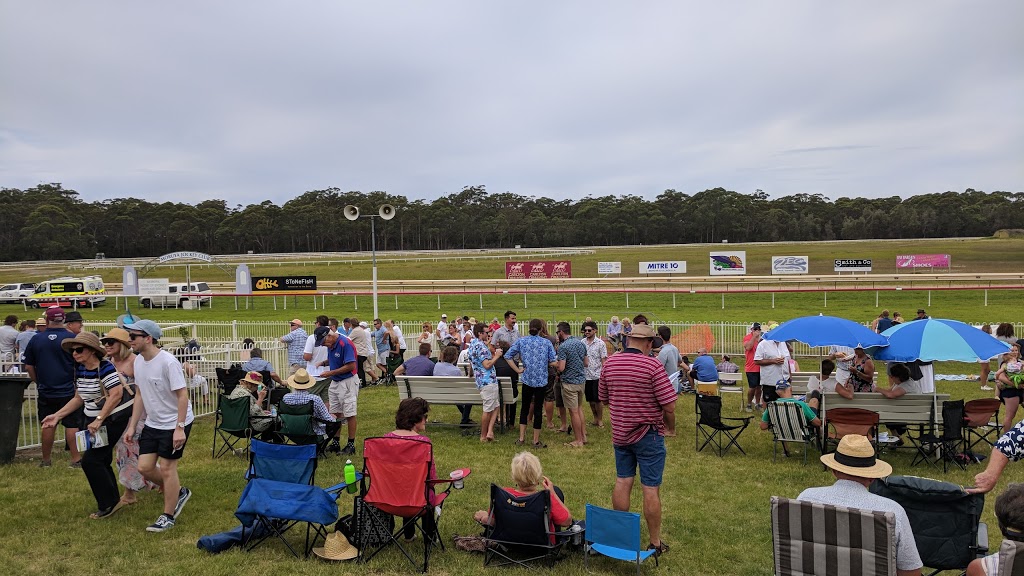 Moruya Racecourse | Moruya NSW 2537, Australia | Phone: (02) 4474 4409