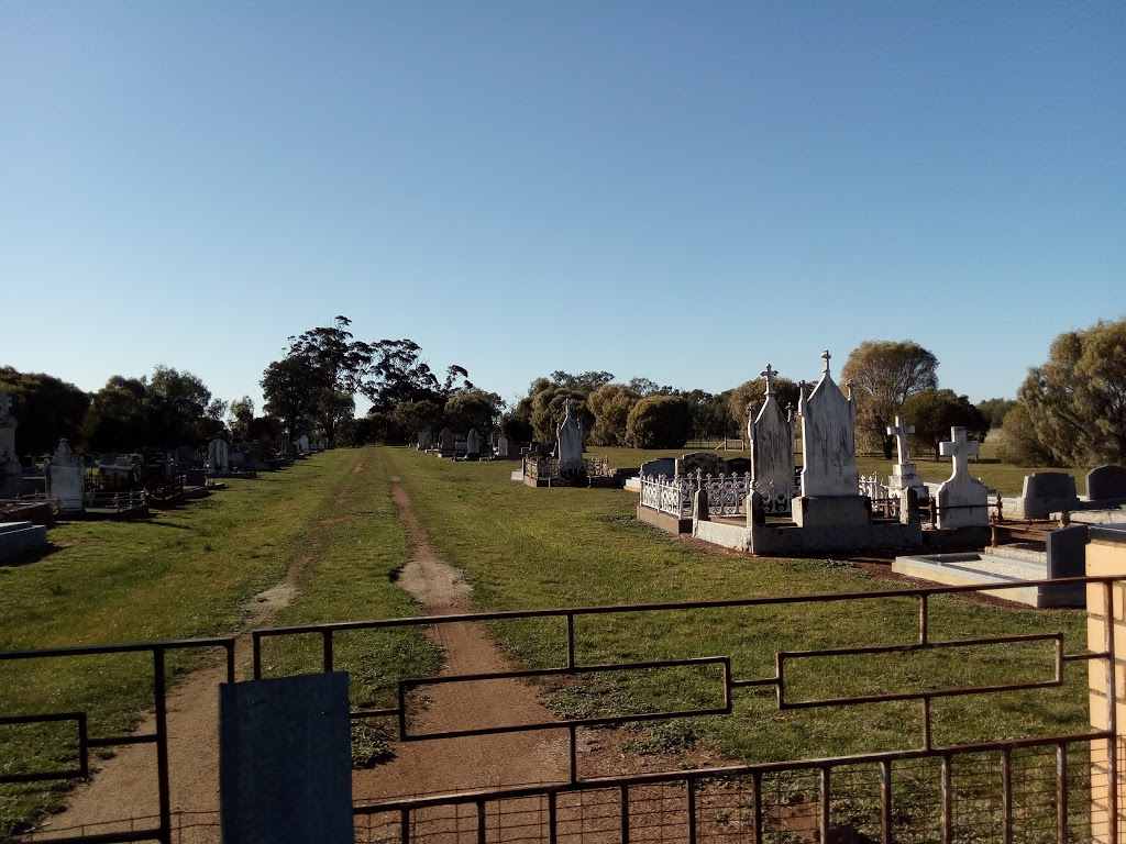 Pannoo-bamawm (Pine Grove) Cemetery | cemetery | OBrien Road, Pine Grove VIC 3573, Australia