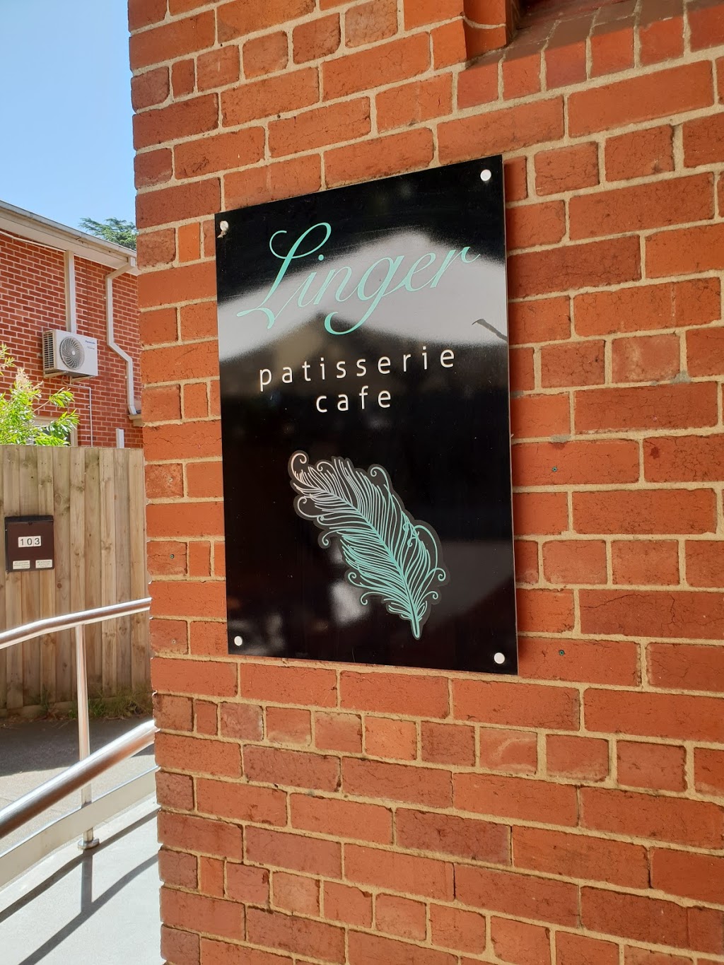 Linger Patisserie Cafe | 101 Bowen St, Camberwell VIC 3124, Australia | Phone: 0427 800 018