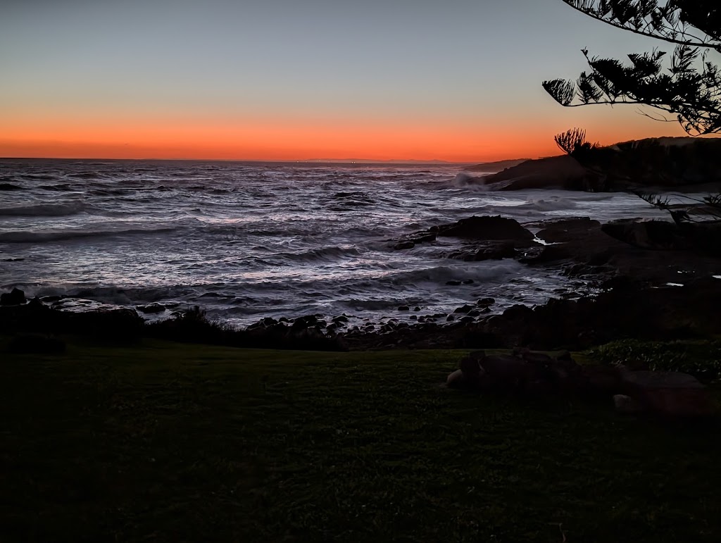 Port Stephens Beachside Garden Villa Rental- Maestral II | 27 Richardson Ave, Boat Harbour NSW 2136, Australia | Phone: (02) 4981 1577