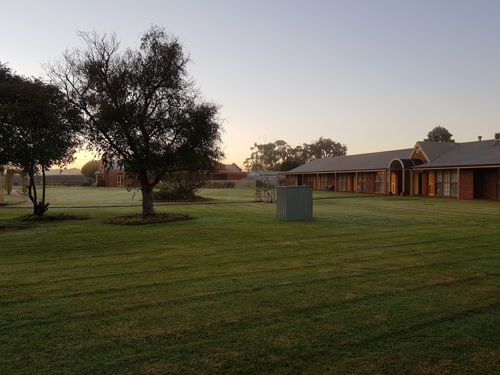 Coonawarra Units | 15014 Riddoch Hwy, Coonawarra SA 5263, Australia | Phone: 0476 646 406